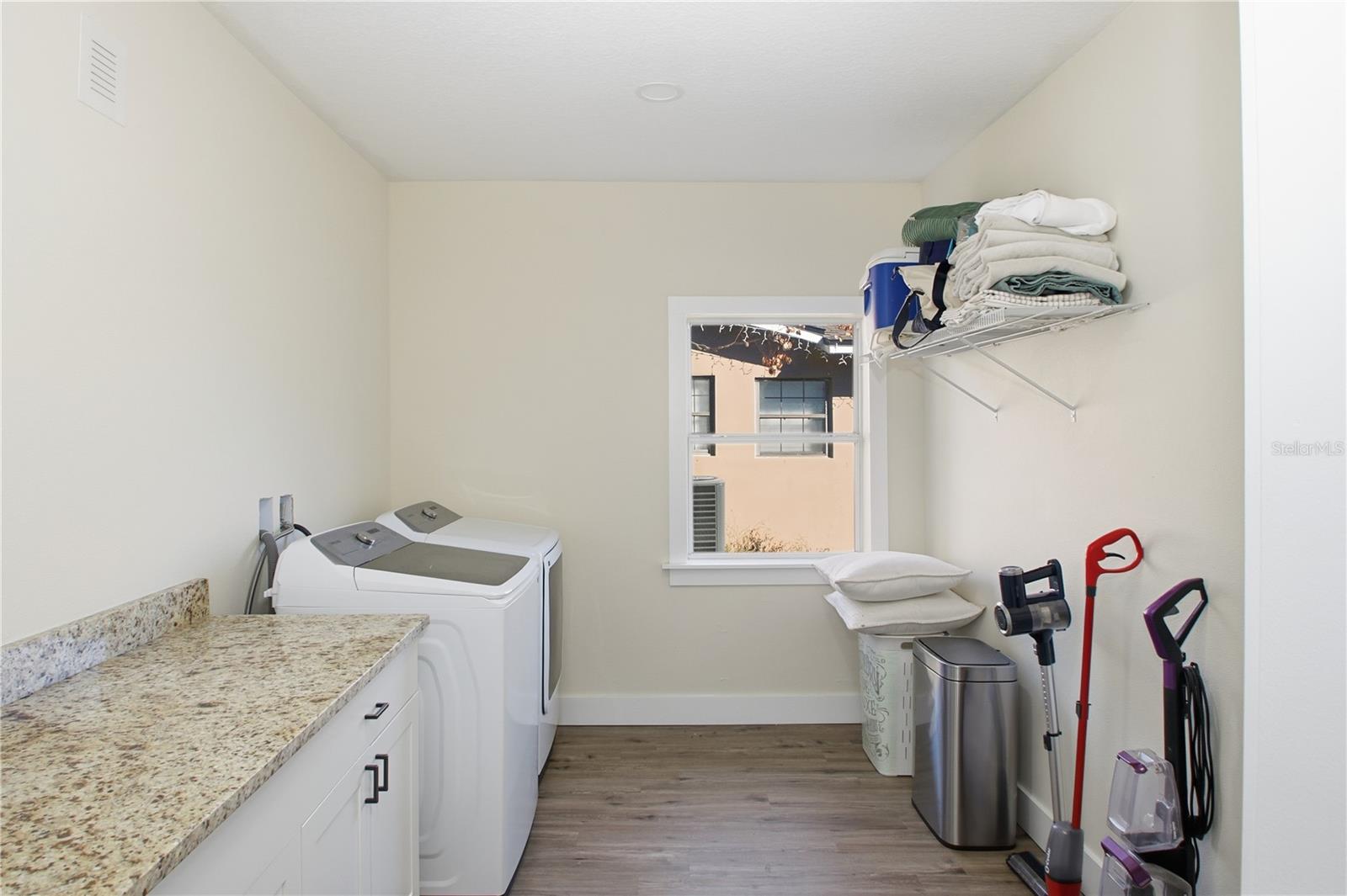 Image 25 of 27 For 1509 Gold Terrace