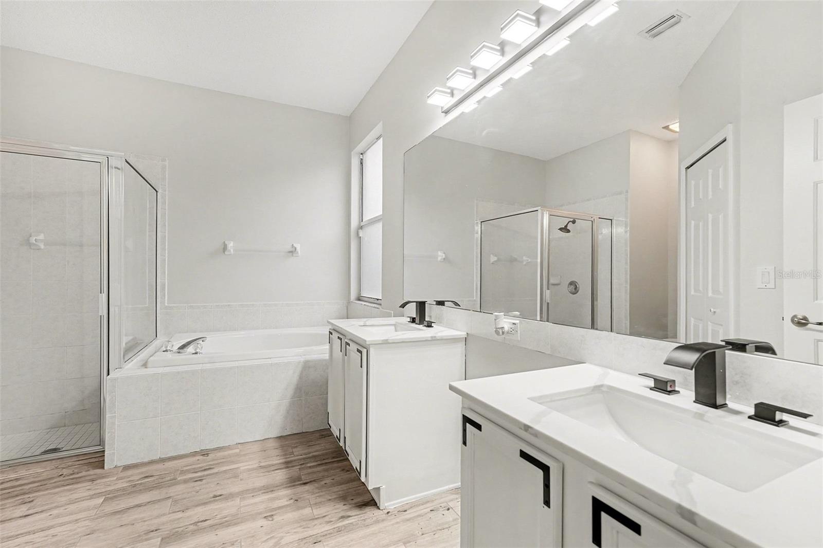 Image 24 of 27 For 10602 Beneva Drive