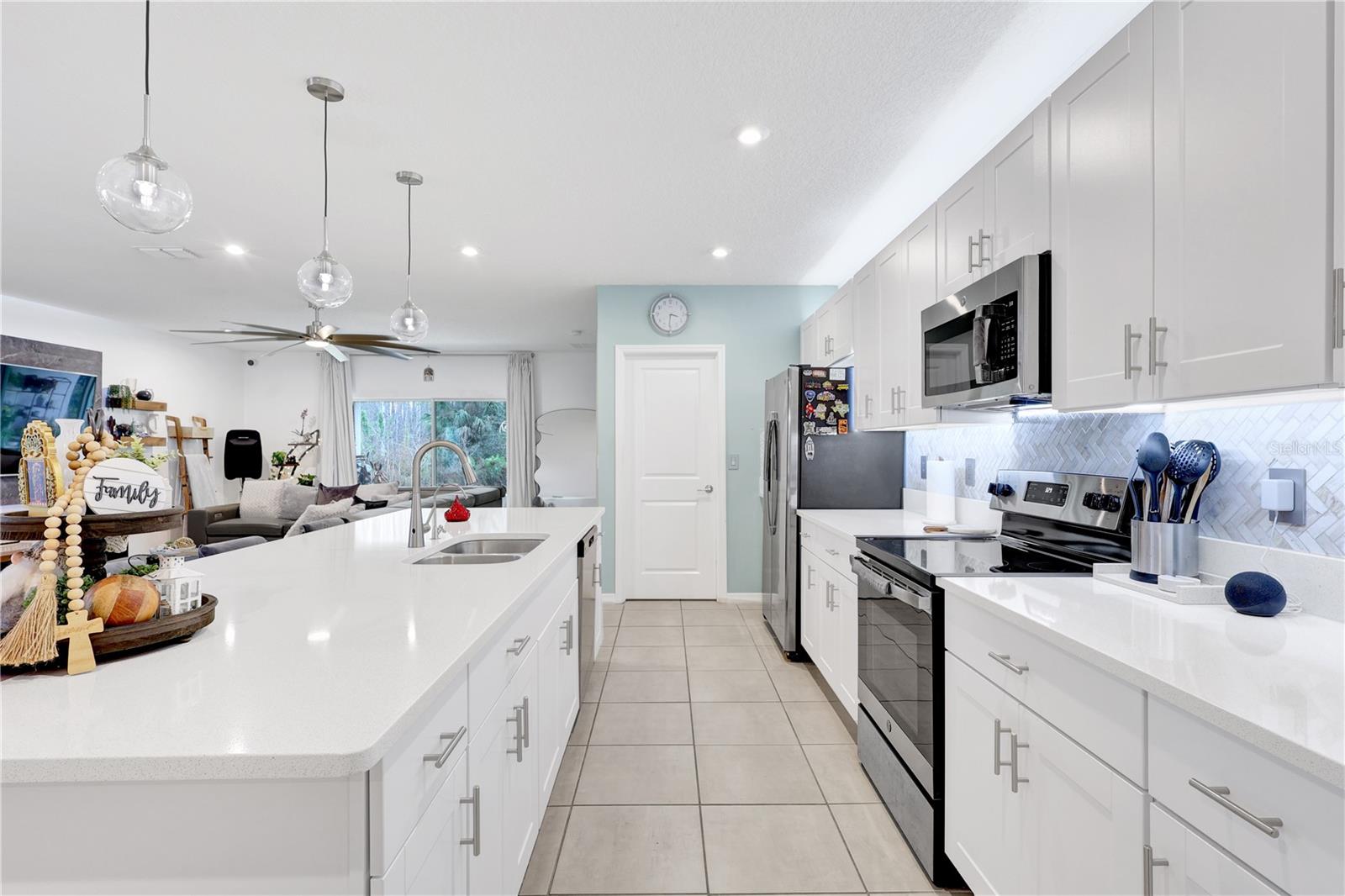 Image 12 of 29 For 585 Pink Ibis Bend