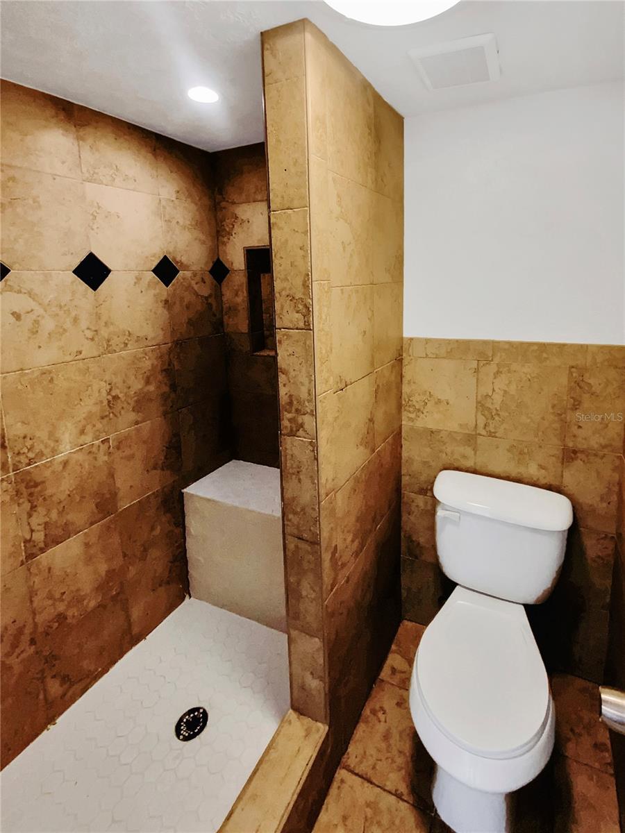 Image 15 of 24 For 705 Village Drive N 205