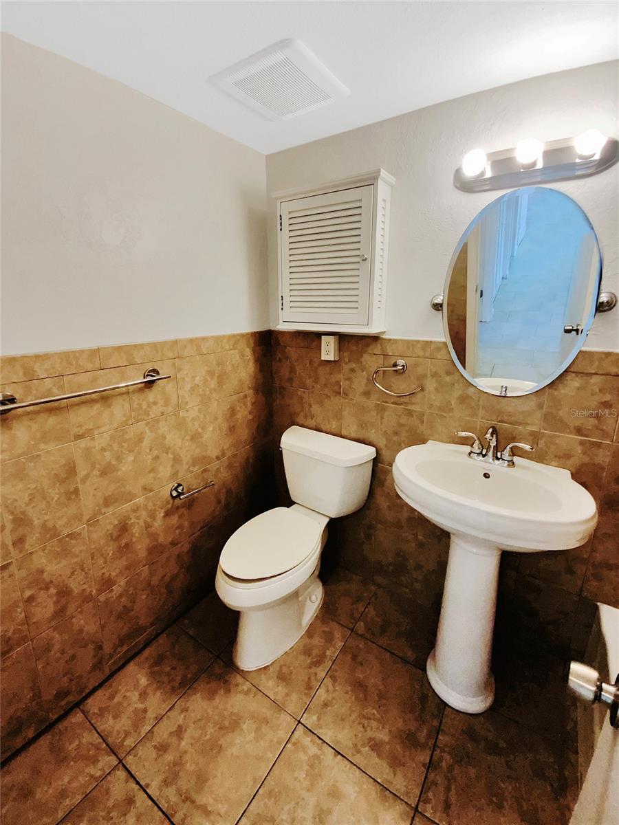 Image 18 of 24 For 705 Village Drive N 205