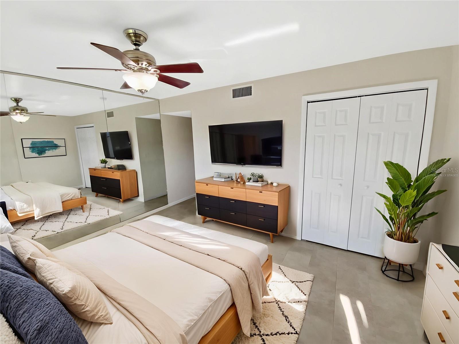 Image 6 of 24 For 705 Village Drive N 205