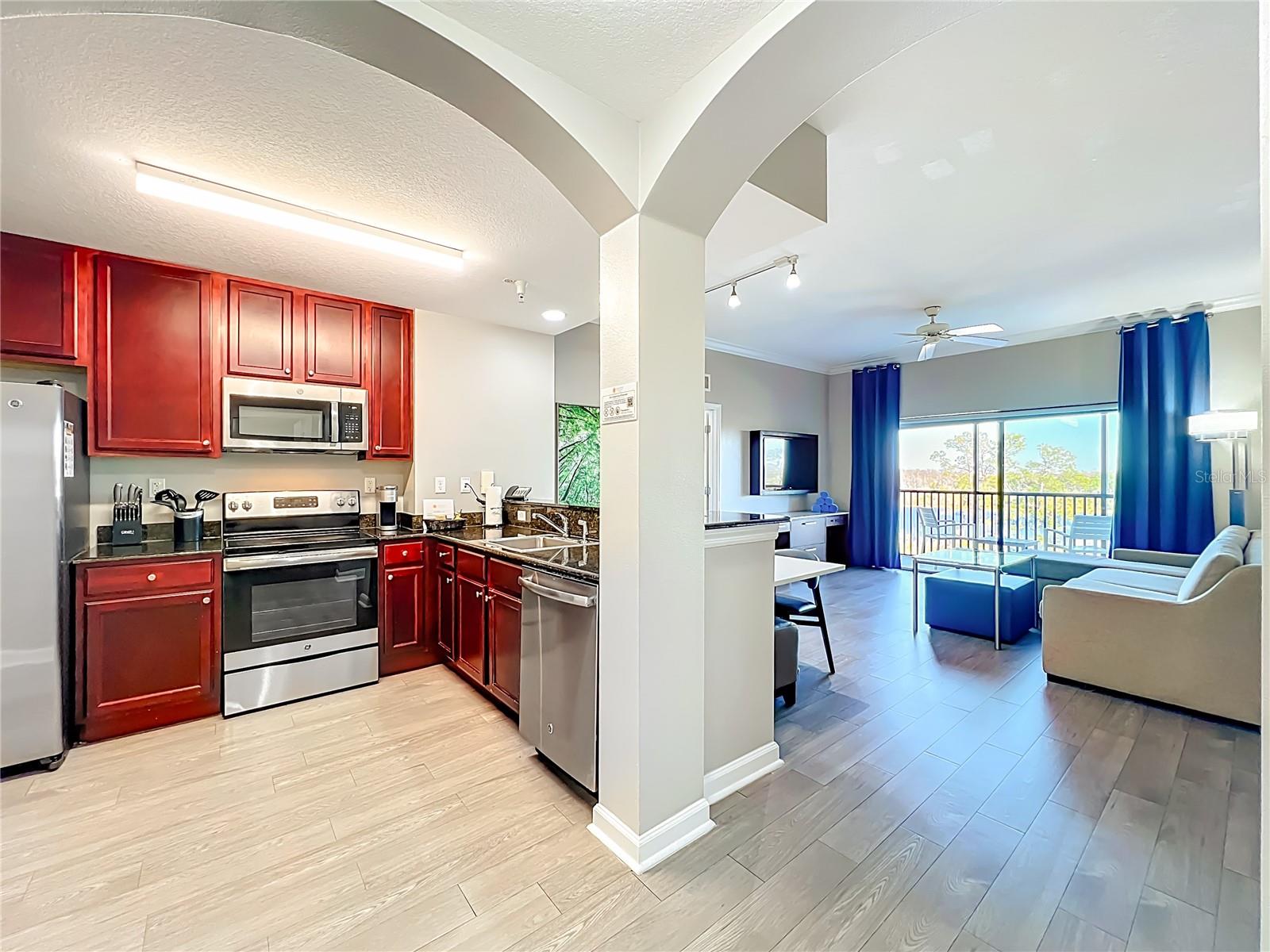 Image 11 of 49 For 14501 Grove Resort Avenue 1518