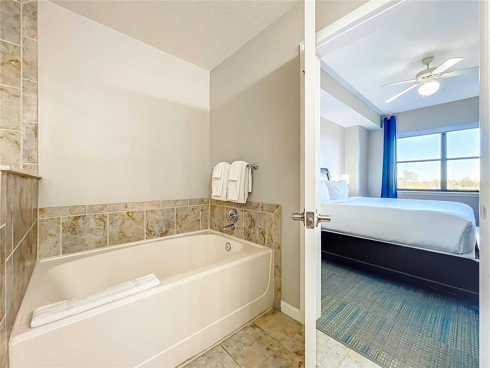 Image 39 of 49 For 14501 Grove Resort Avenue 1518