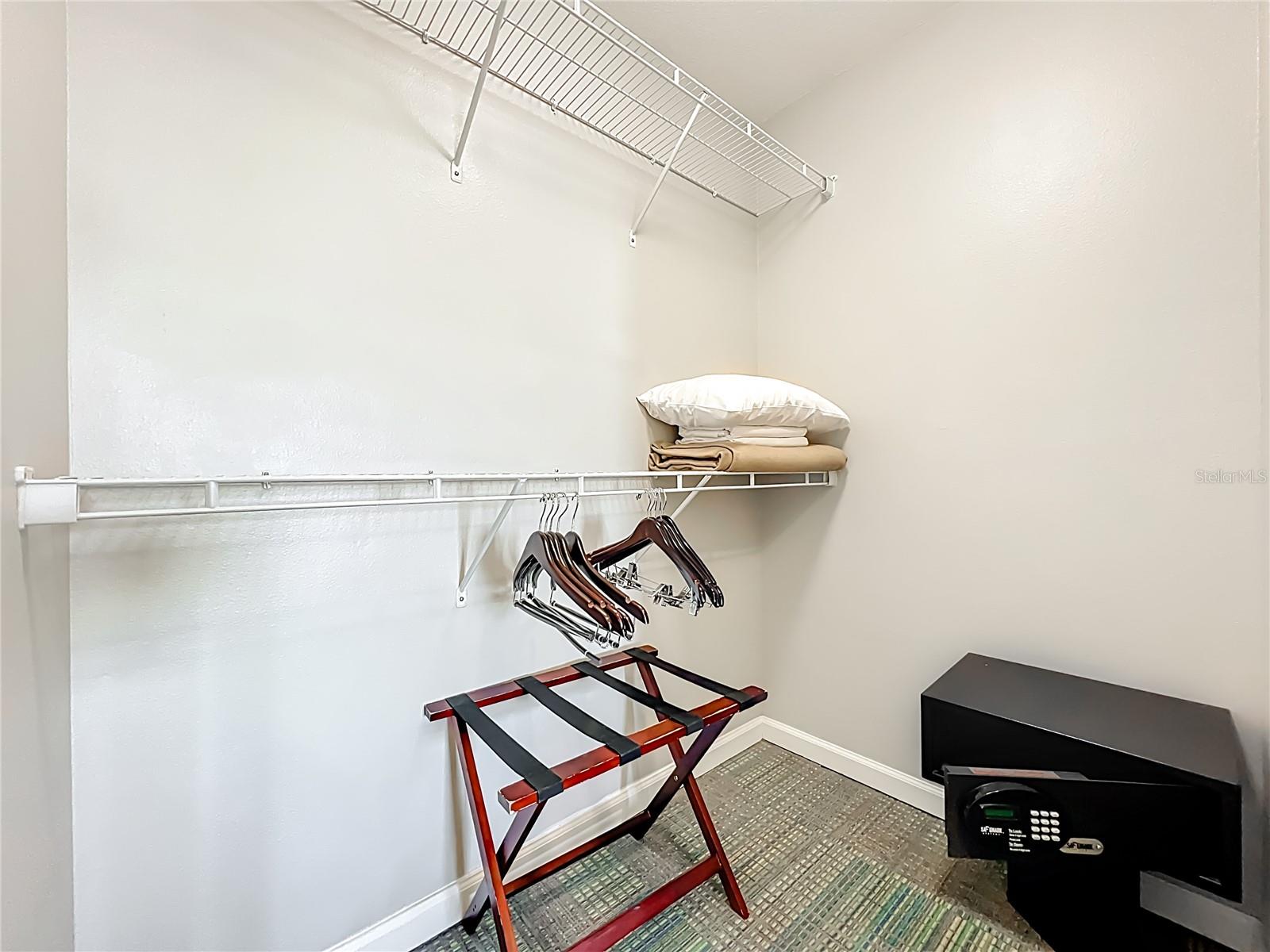 Image 41 of 49 For 14501 Grove Resort Avenue 1518