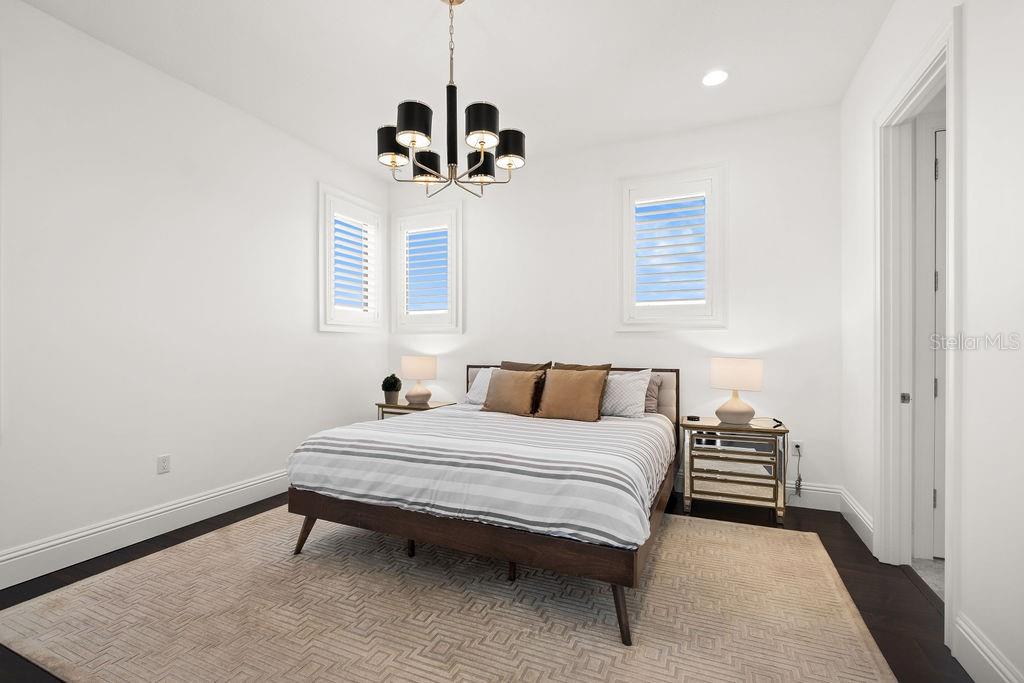 Image 34 of 50 For 9940 Grosvenor Pointe Circle