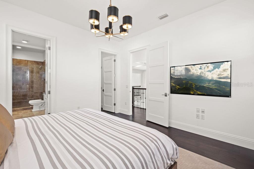 Image 35 of 50 For 9940 Grosvenor Pointe Circle