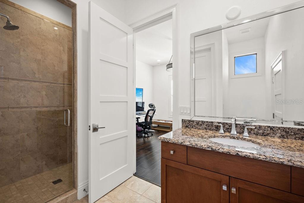 Image 41 of 50 For 9940 Grosvenor Pointe Circle