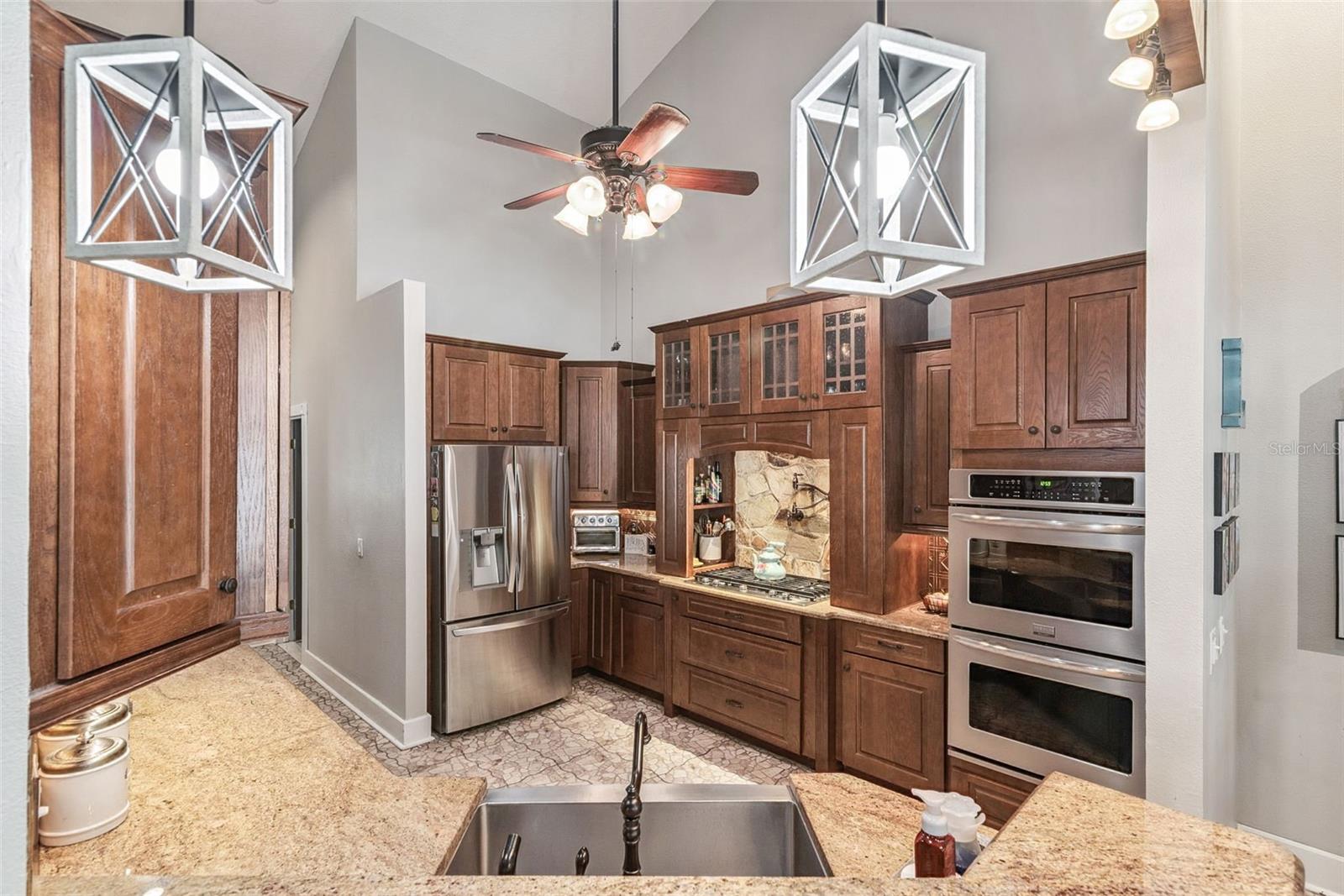 Image 18 of 58 For 726 Lake Claire Circle