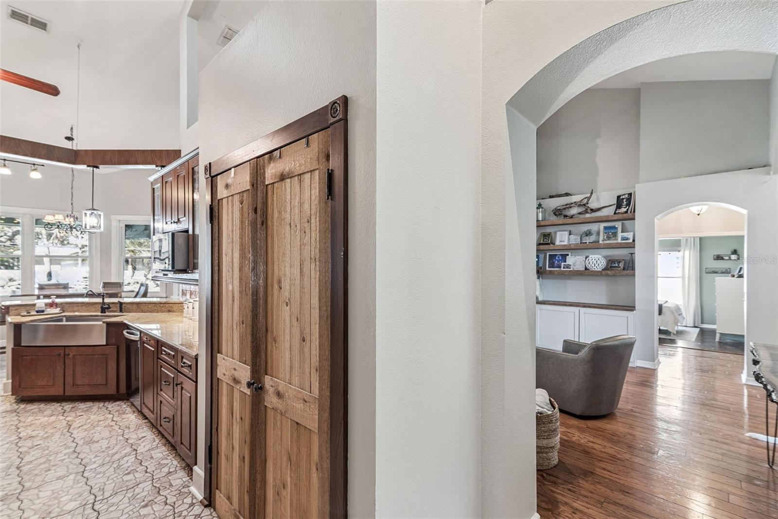 Image 21 of 58 For 726 Lake Claire Circle