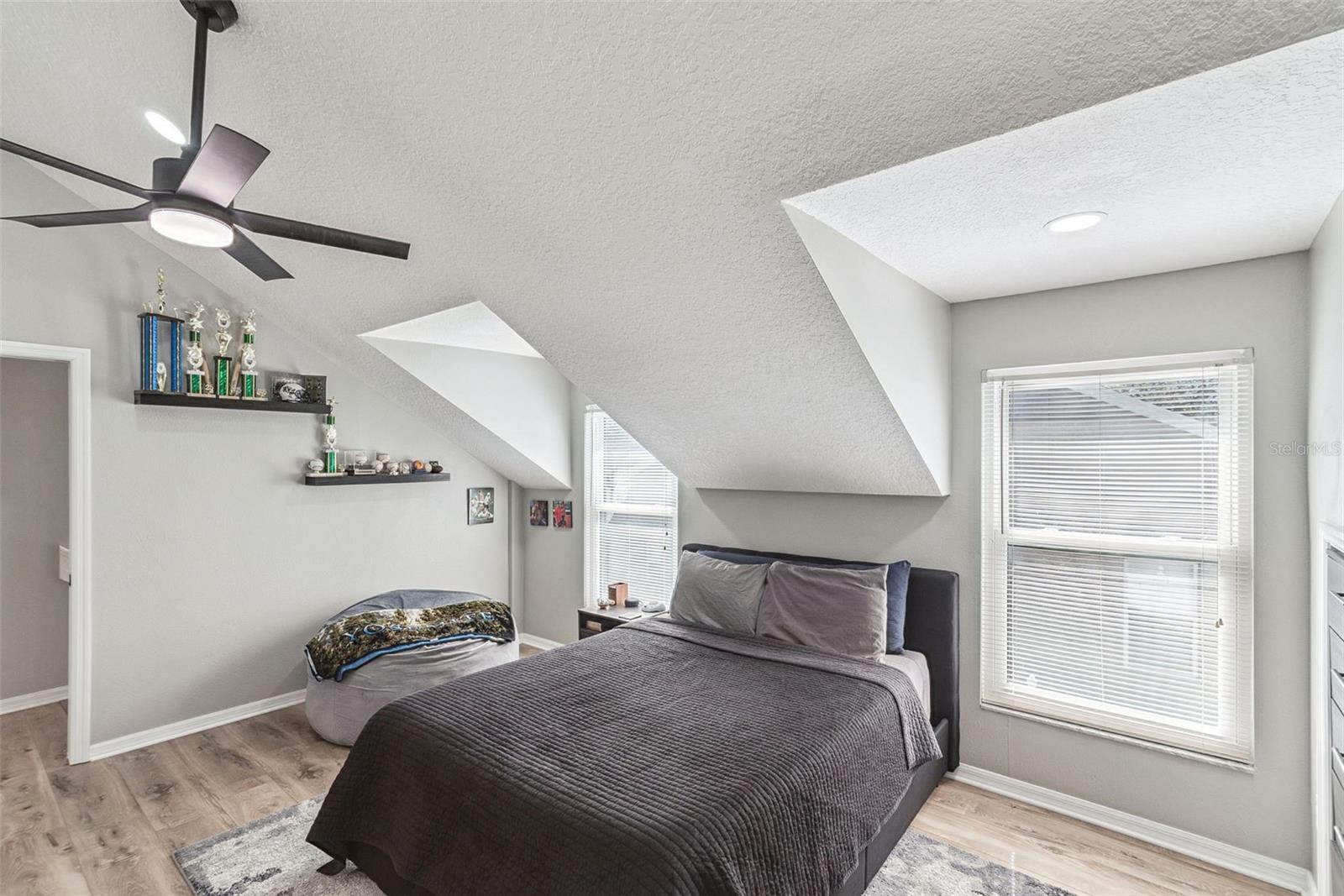 Image 24 of 58 For 726 Lake Claire Circle