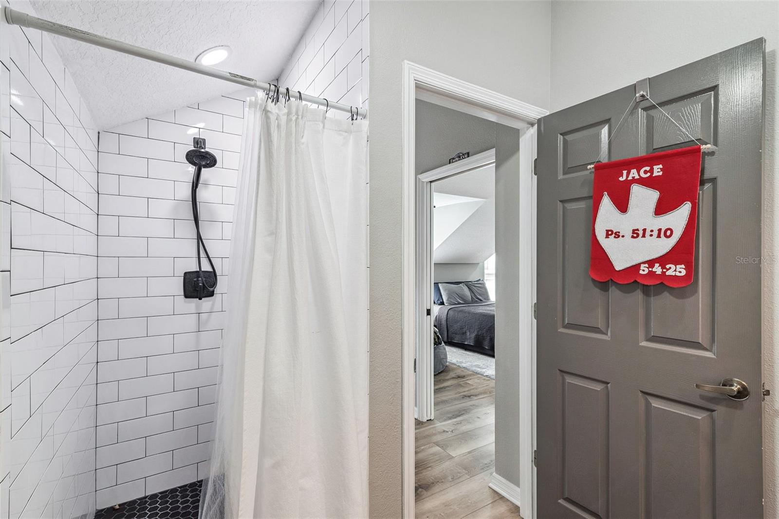 Image 25 of 58 For 726 Lake Claire Circle