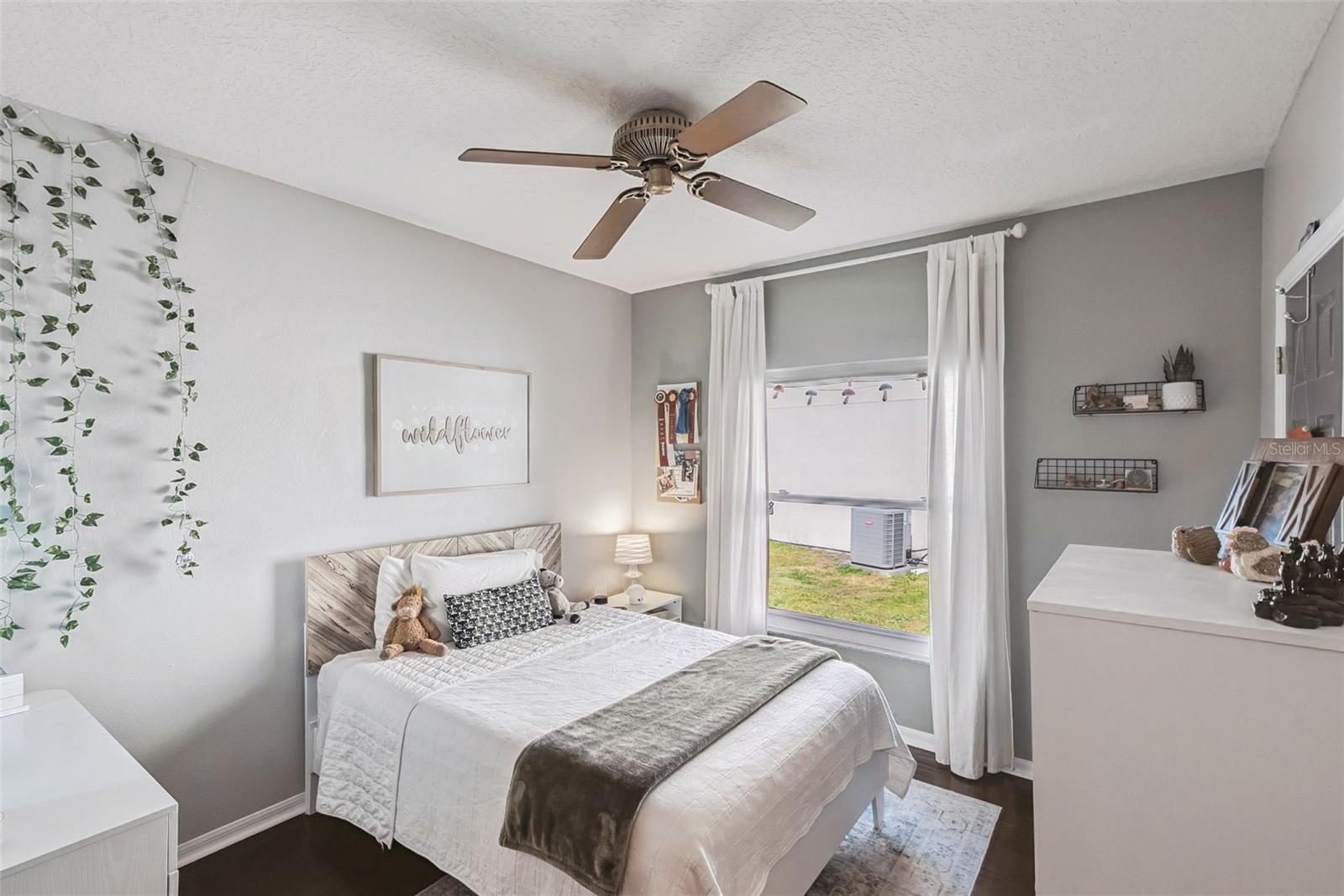 Image 27 of 58 For 726 Lake Claire Circle