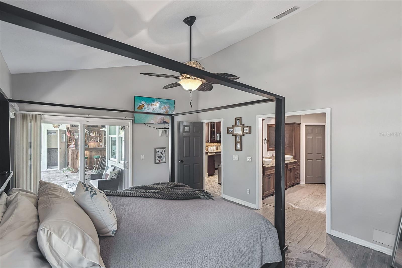 Image 35 of 58 For 726 Lake Claire Circle