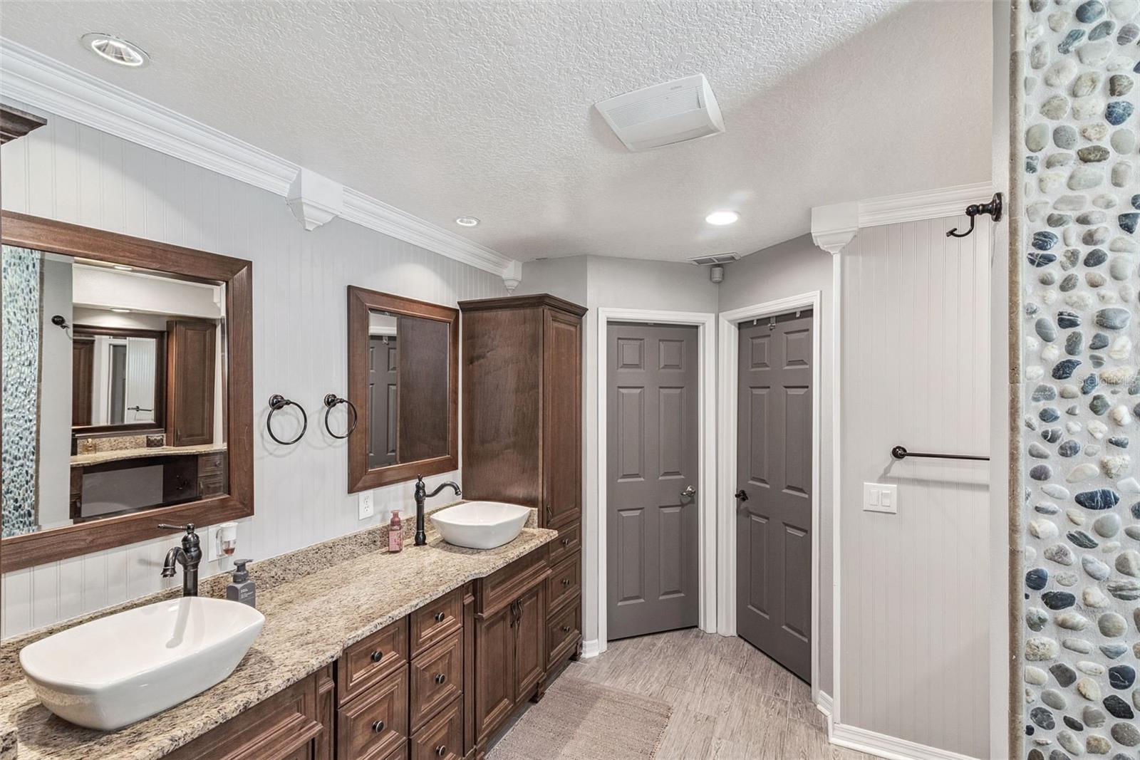 Image 38 of 58 For 726 Lake Claire Circle