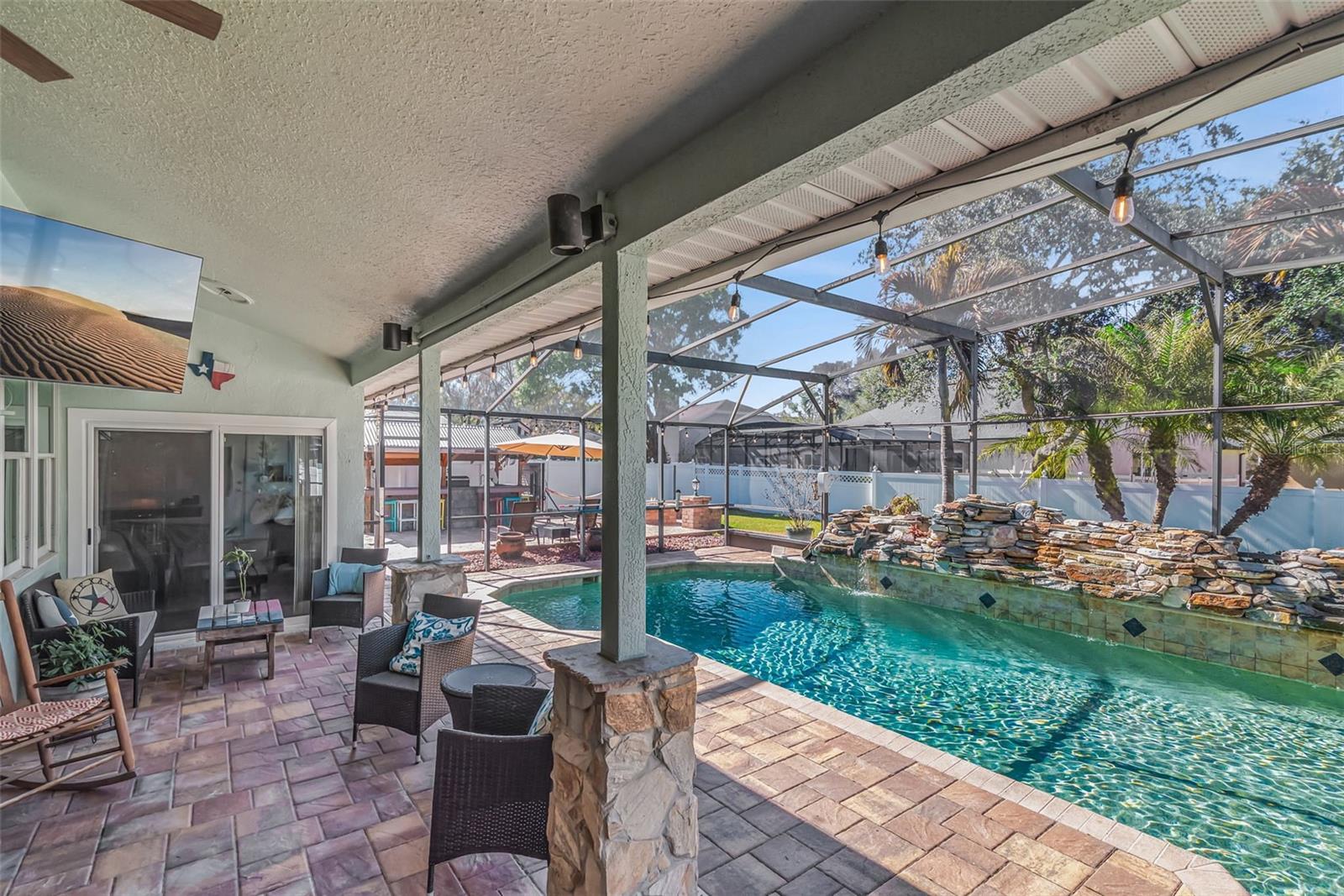 Image 44 of 58 For 726 Lake Claire Circle