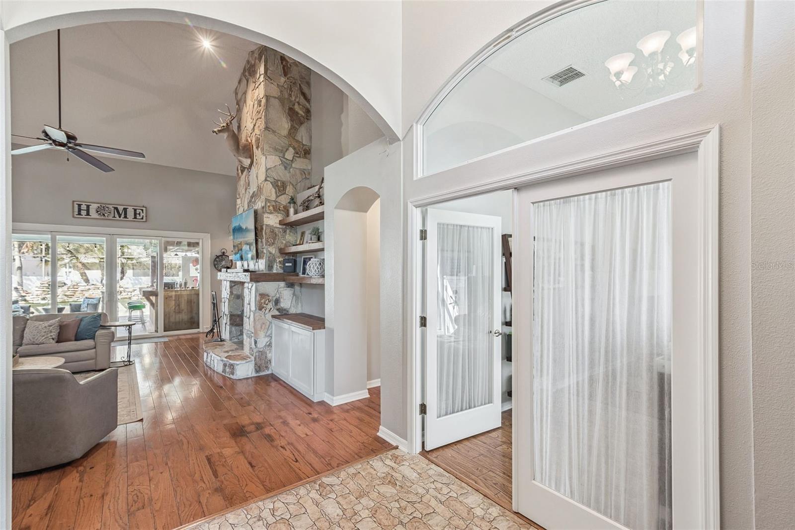 Image 5 of 58 For 726 Lake Claire Circle