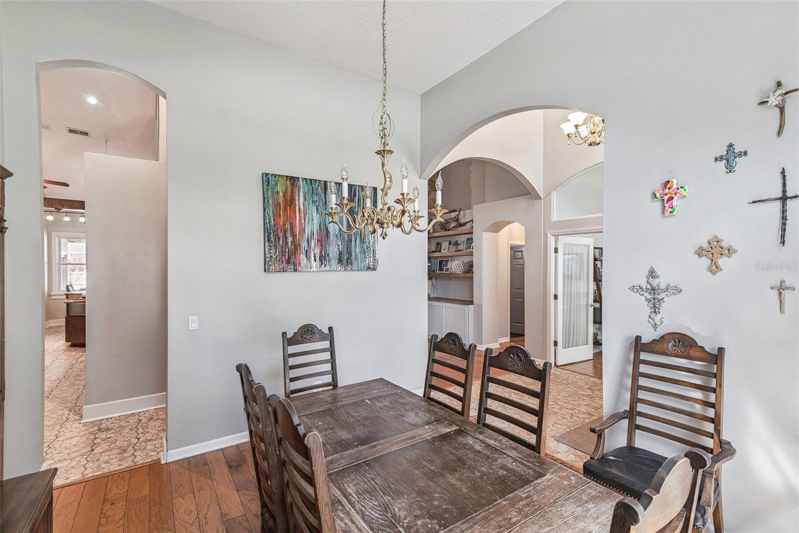 Image 8 of 58 For 726 Lake Claire Circle