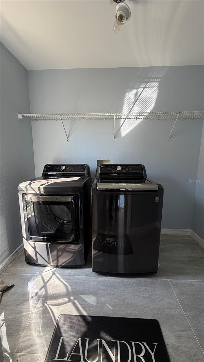 Image 13 of 37 For 2661 Plumberry Avenue