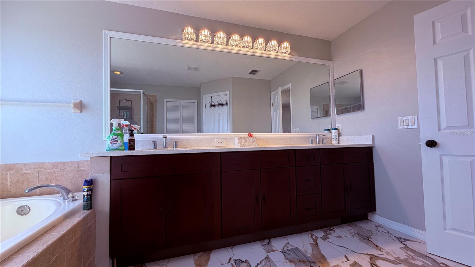 Image 28 of 37 For 2661 Plumberry Avenue