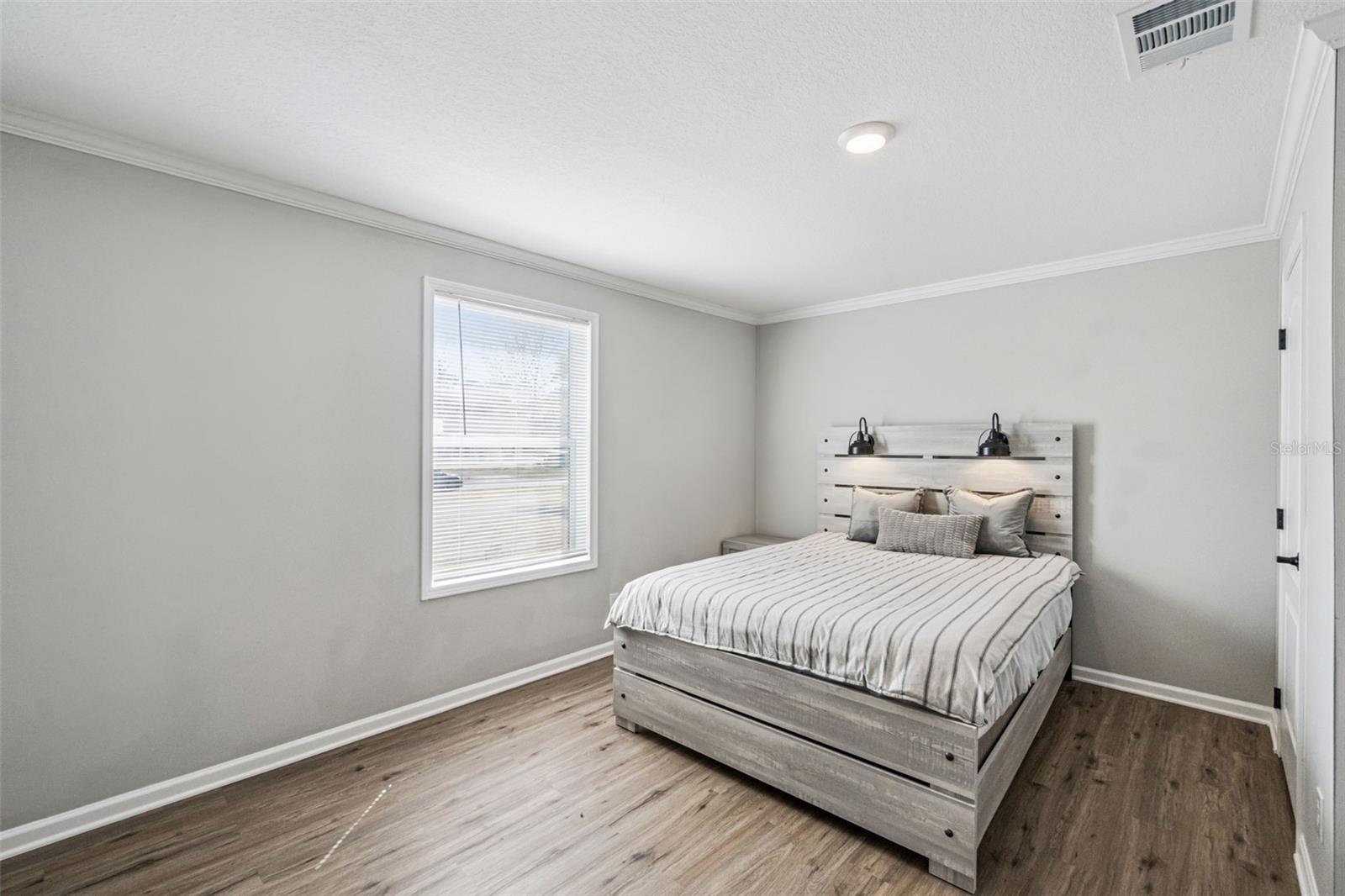 Image 15 of 28 For 180 Sandpine Court