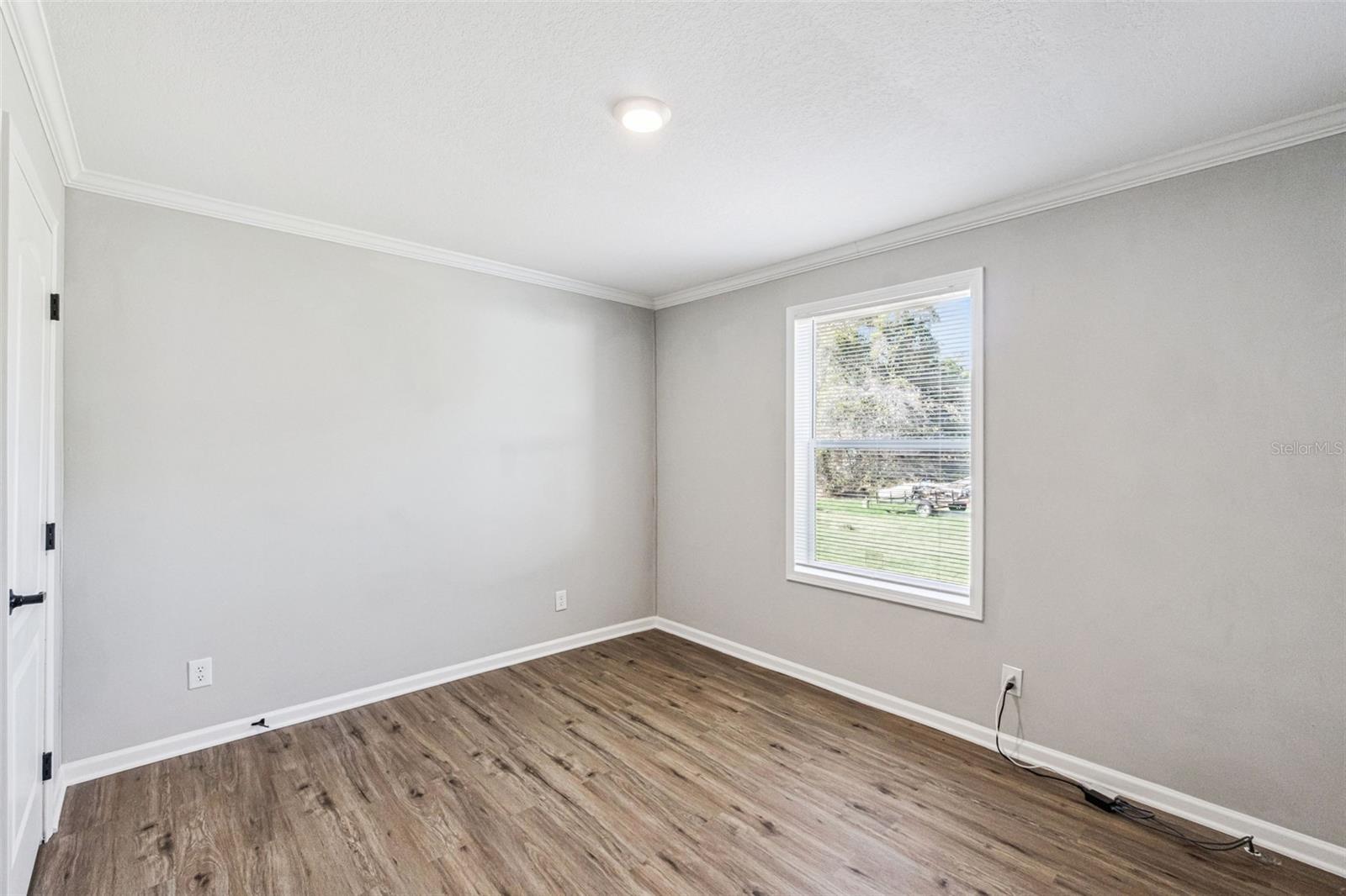 Image 18 of 28 For 180 Sandpine Court