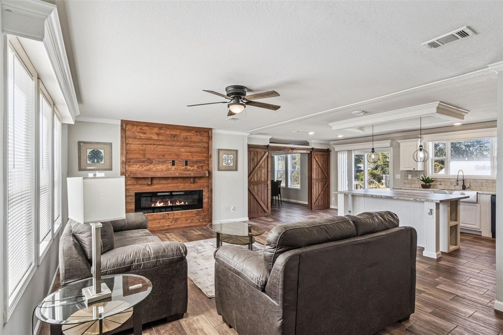 Image 5 of 28 For 180 Sandpine Court