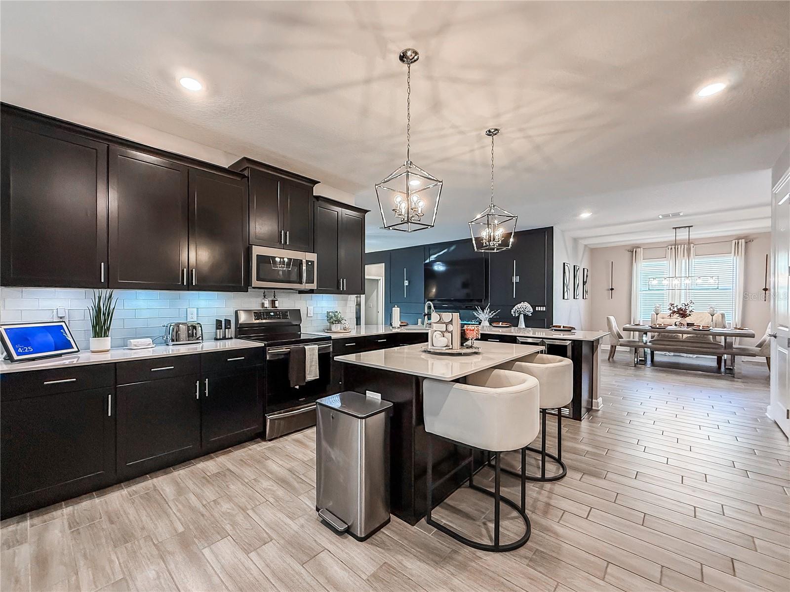 Image 18 of 69 For 2537 Camden Park Circle