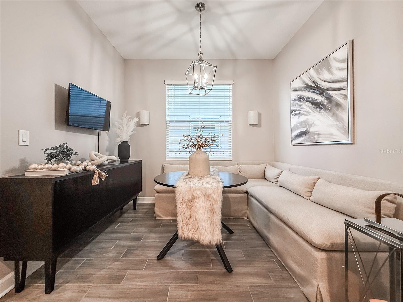 Image 19 of 69 For 2537 Camden Park Circle