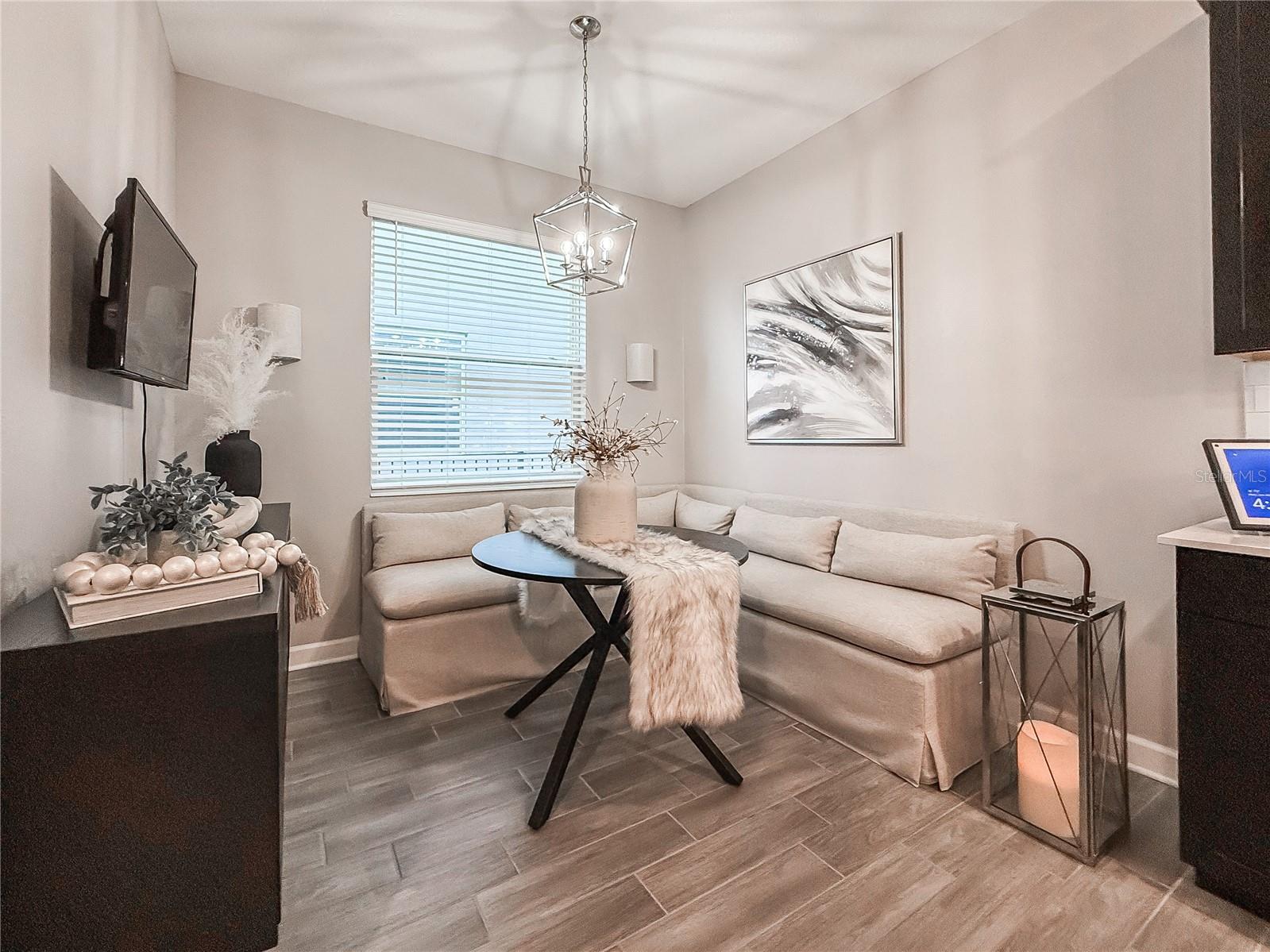 Image 20 of 69 For 2537 Camden Park Circle