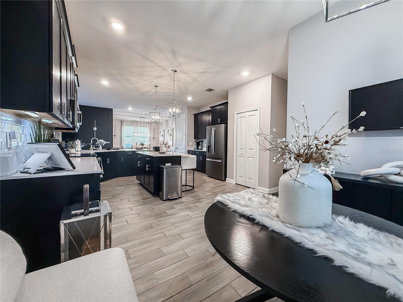 Image 23 of 69 For 2537 Camden Park Circle