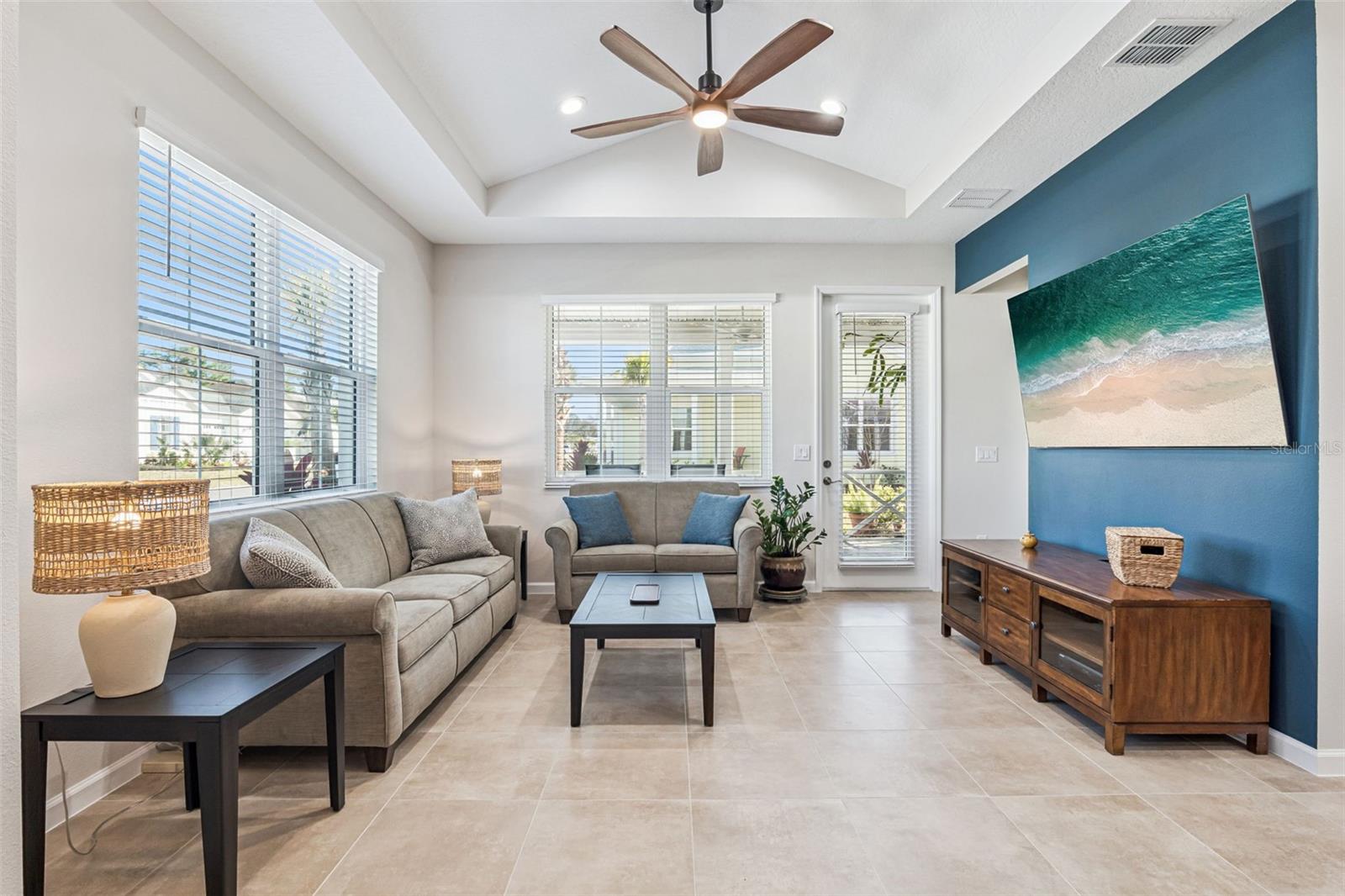 Image 8 of 62 For 189 Hang Loose Way