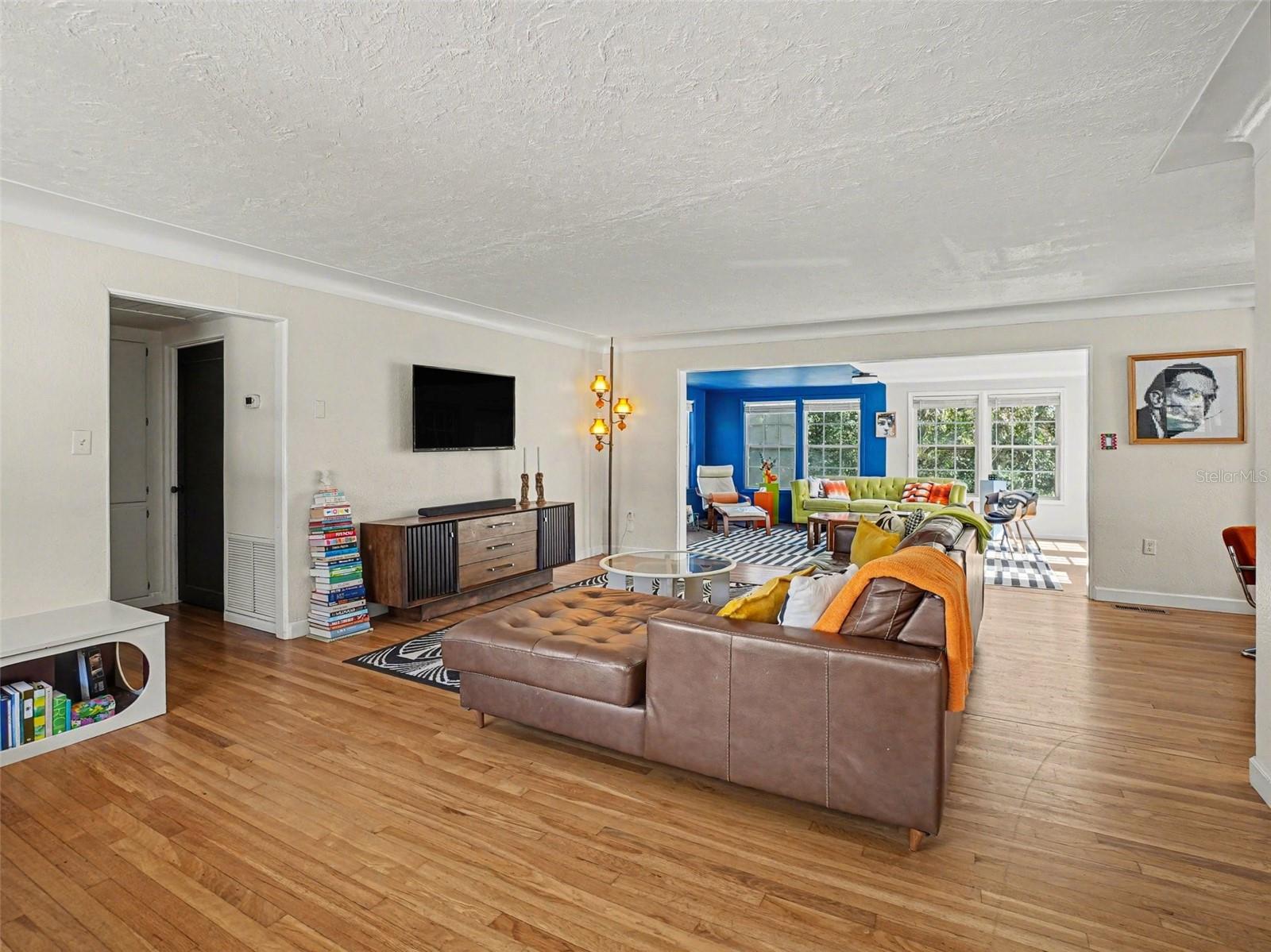 Image 11 of 25 For 1630 Crestview Drive