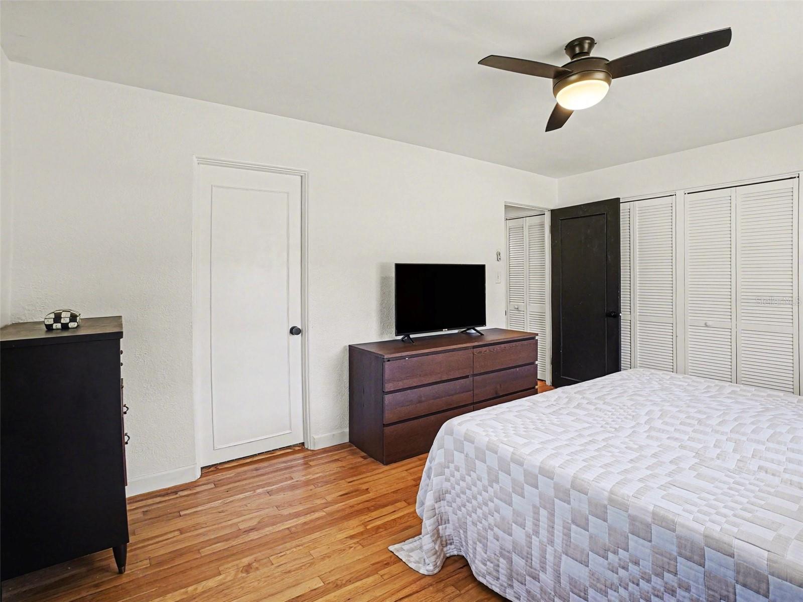 Image 16 of 25 For 1630 Crestview Drive