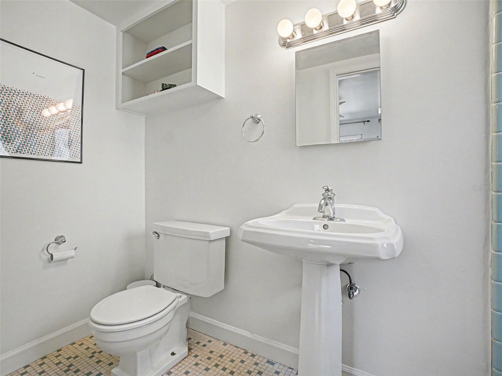 Image 22 of 25 For 1630 Crestview Drive