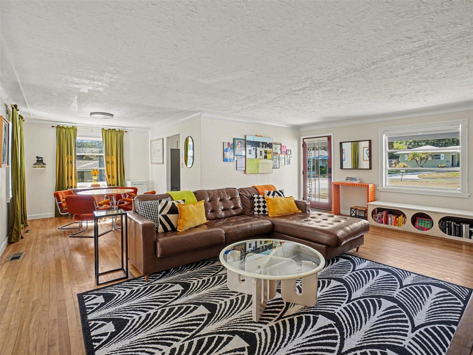 Image 5 of 25 For 1630 Crestview Drive