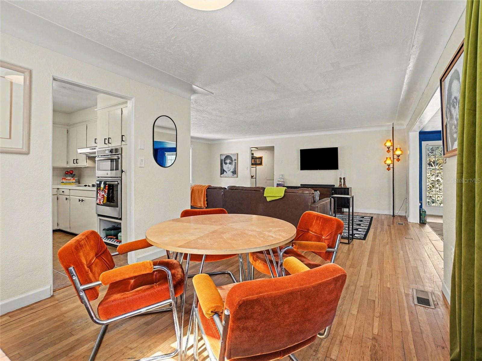 Image 7 of 25 For 1630 Crestview Drive