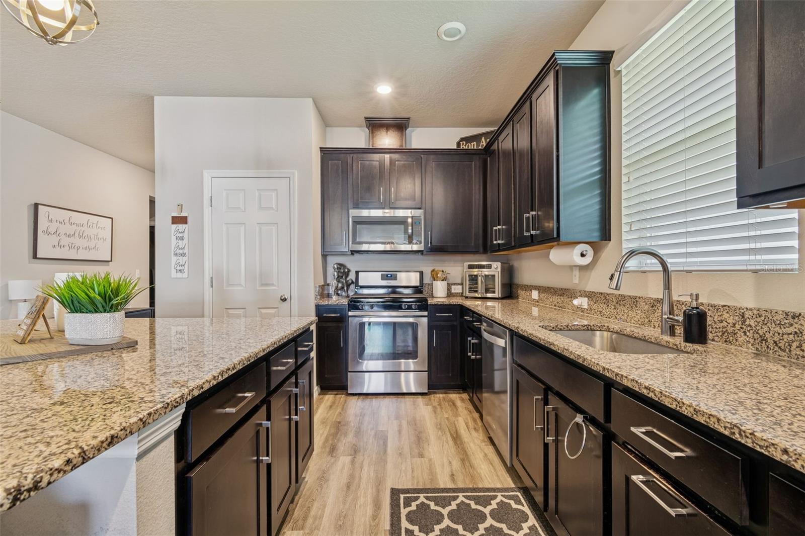 Image 12 of 82 For 14663 Promenade Parkway