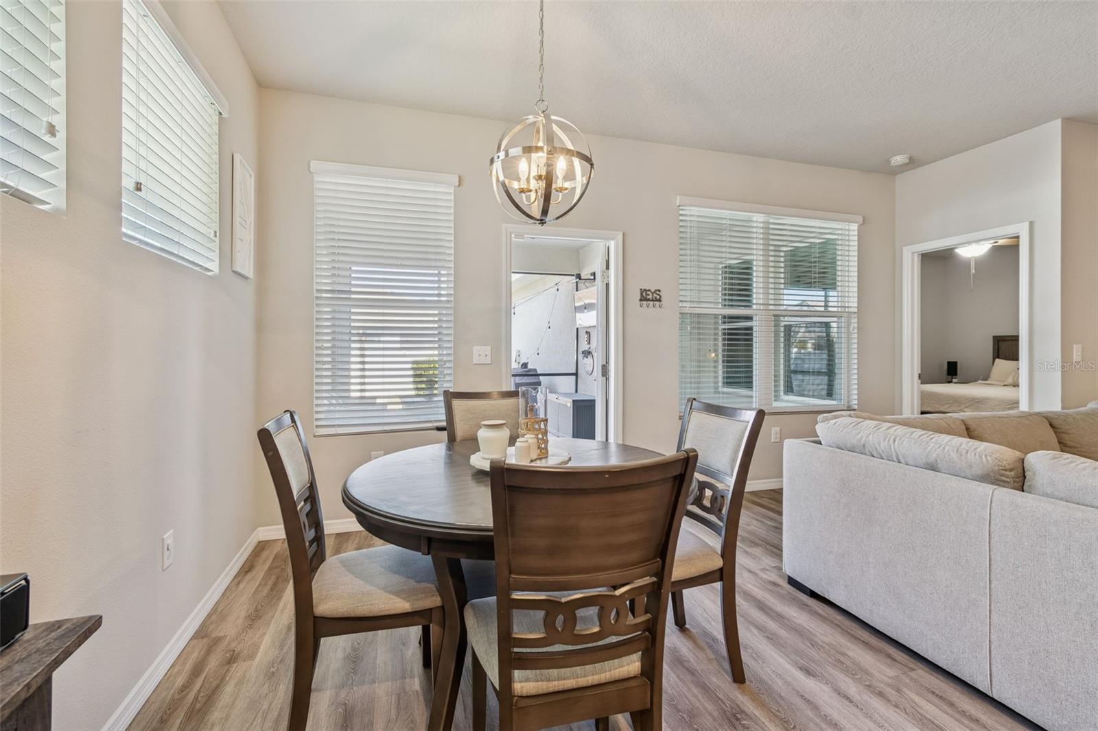 Image 19 of 82 For 14663 Promenade Parkway