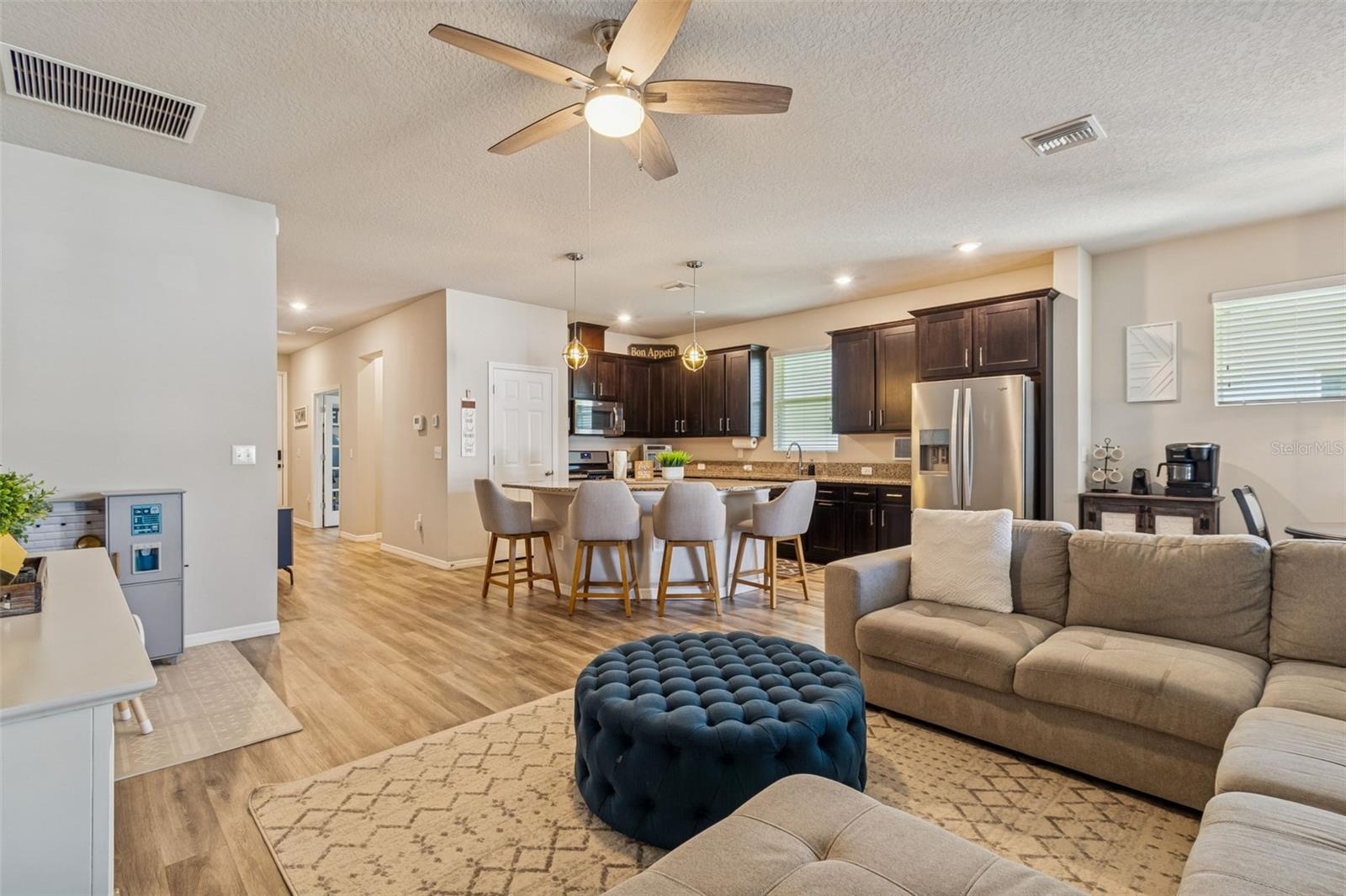 Image 23 of 82 For 14663 Promenade Parkway