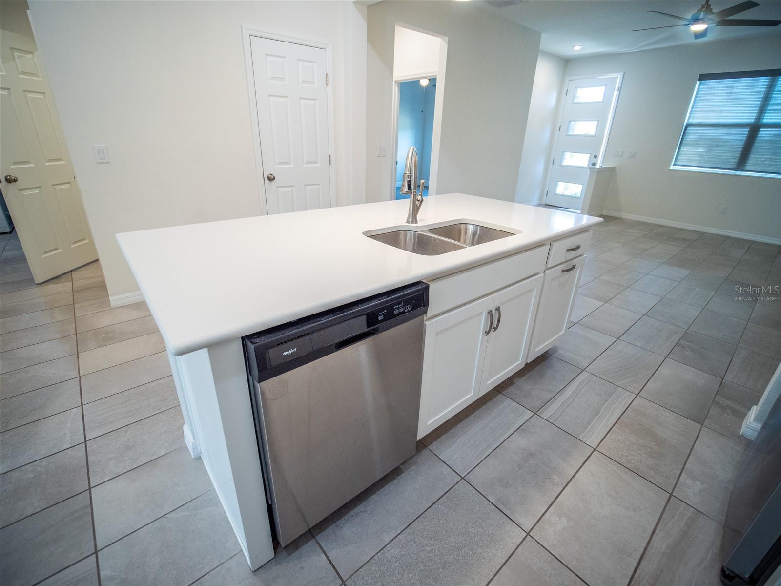 Image 13 of 32 For 9175 Longship Alley