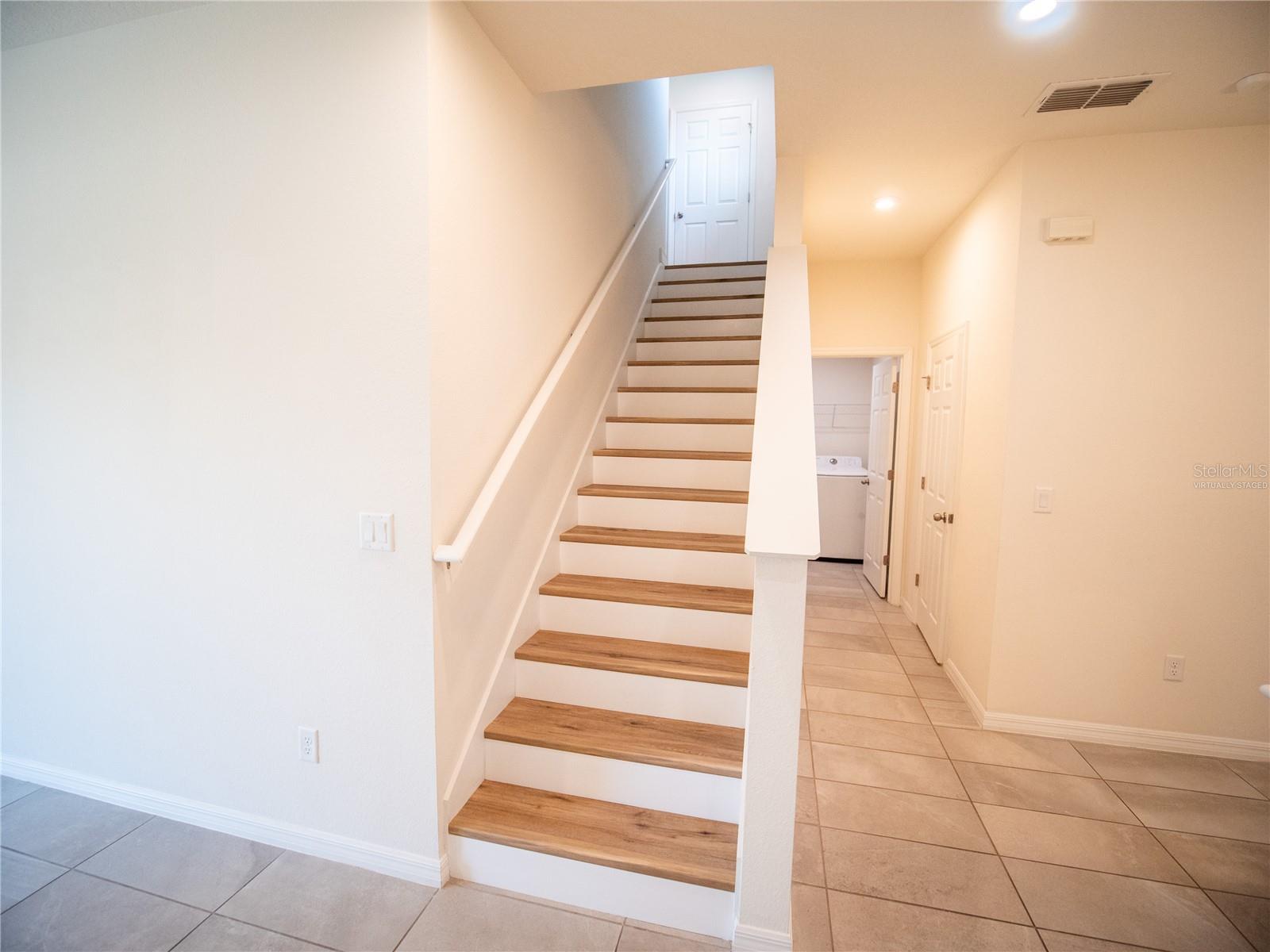 Image 25 of 32 For 9175 Longship Alley