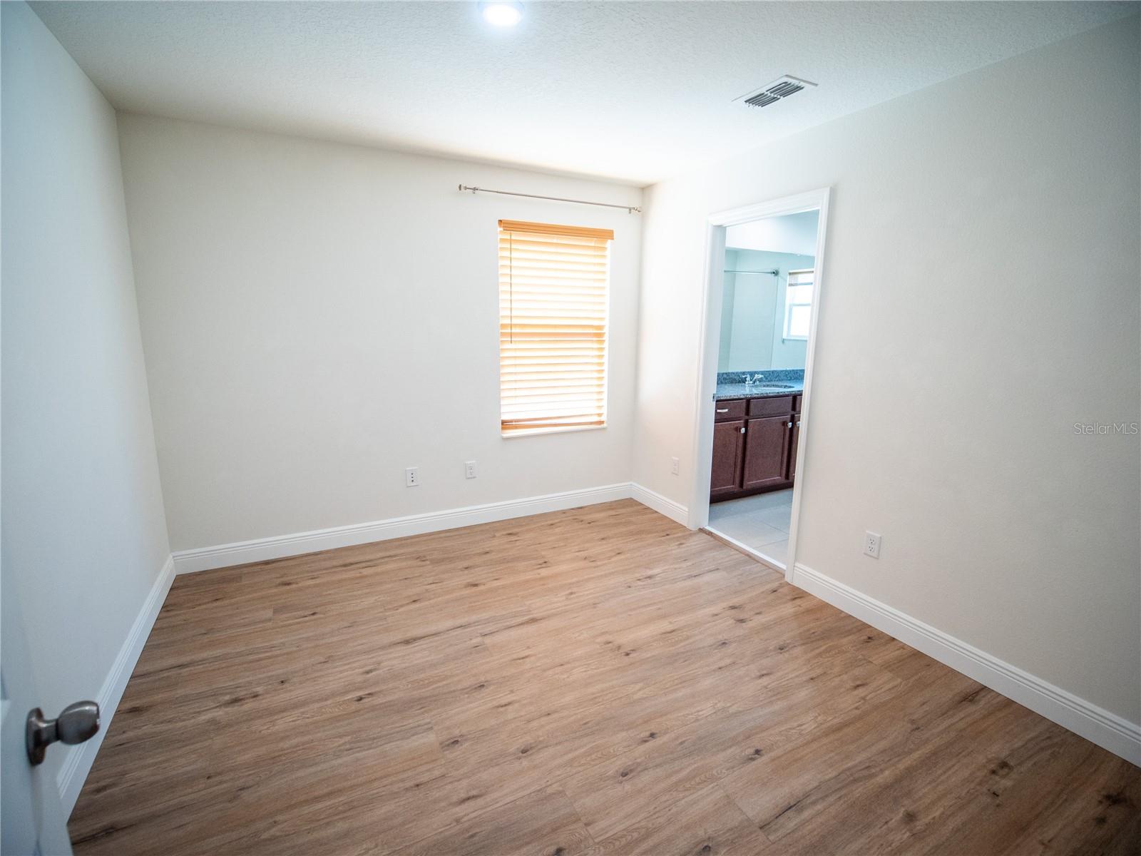 Image 27 of 32 For 9175 Longship Alley