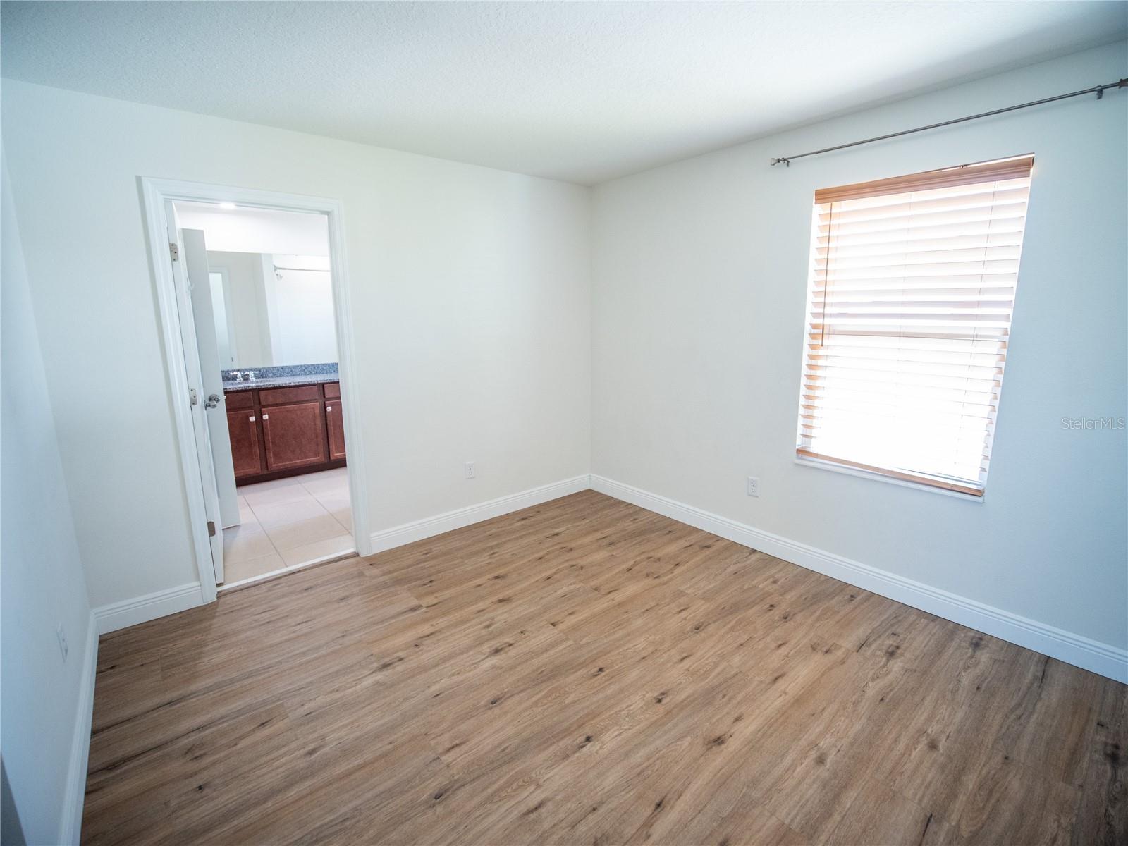 Image 28 of 32 For 9175 Longship Alley