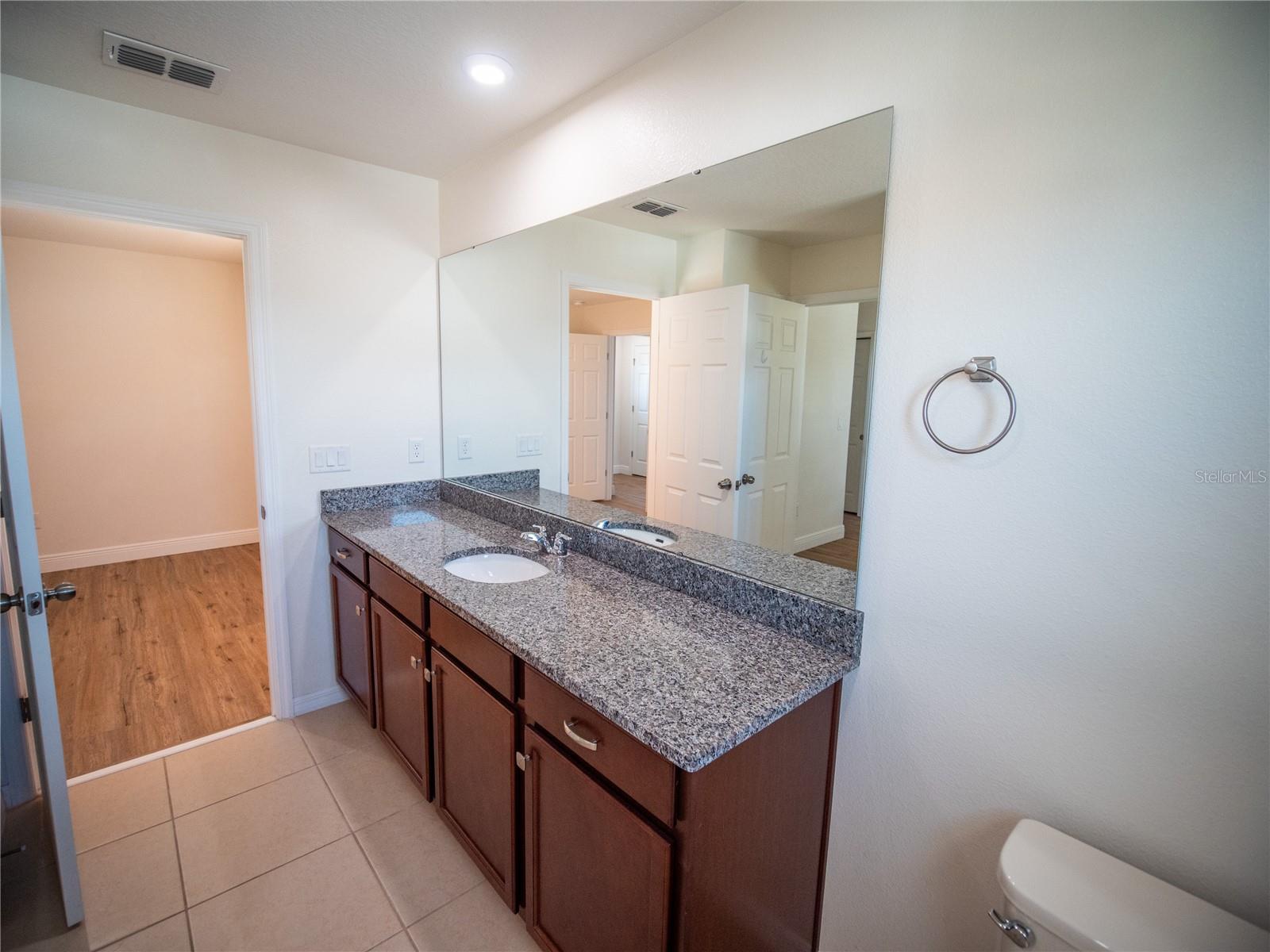 Image 30 of 32 For 9175 Longship Alley