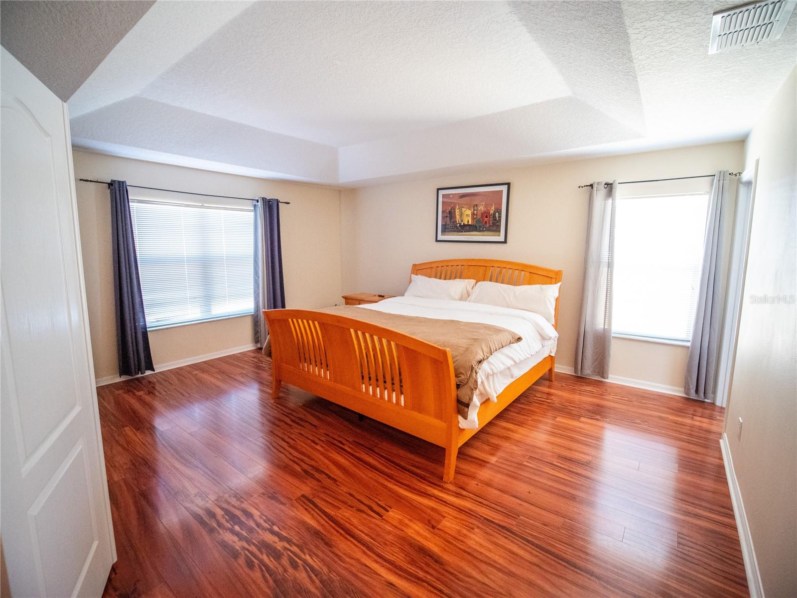 Listing photo id 13 for 9931 Heron Pointe Drive