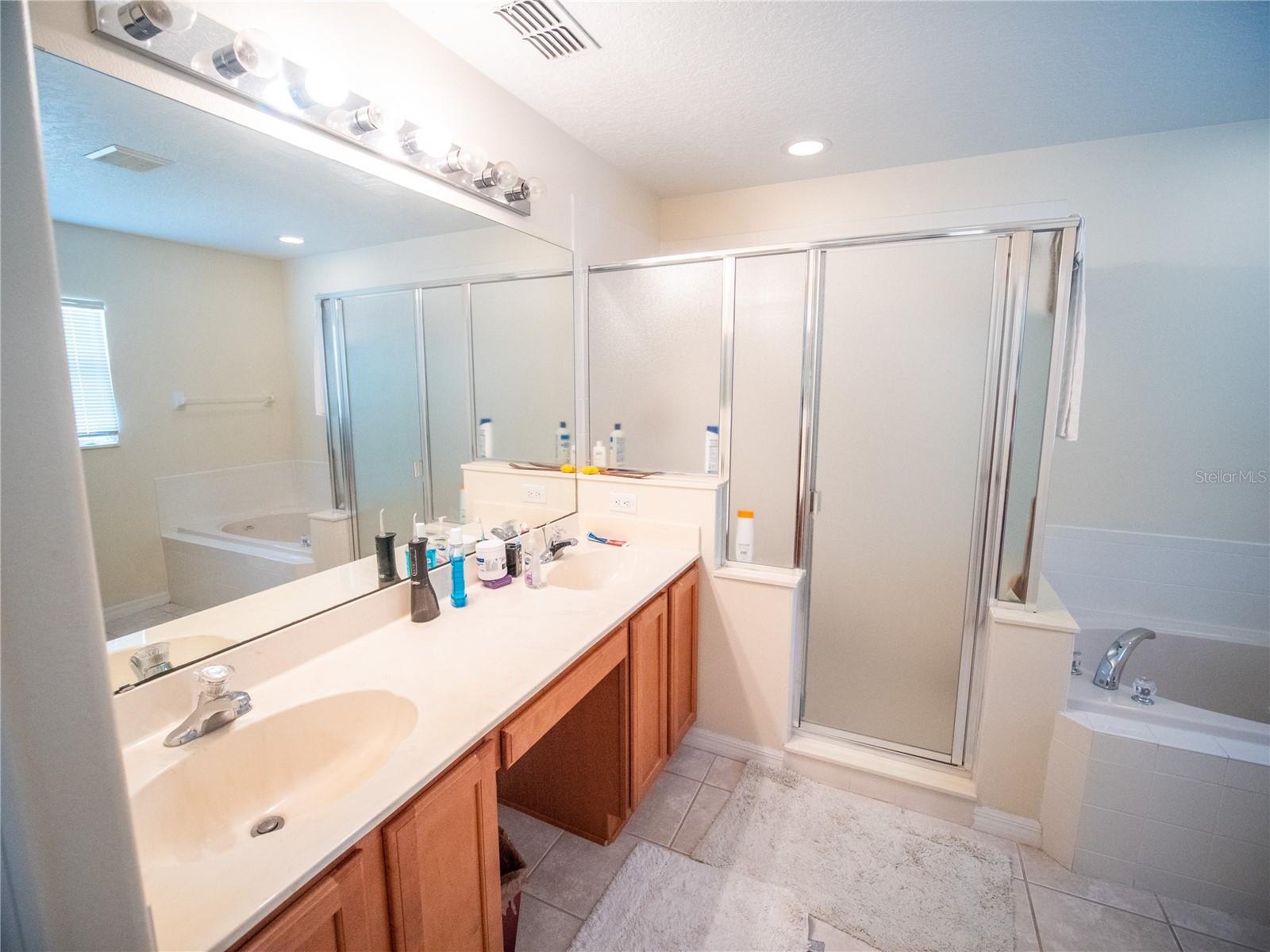 Listing photo id 15 for 9931 Heron Pointe Drive