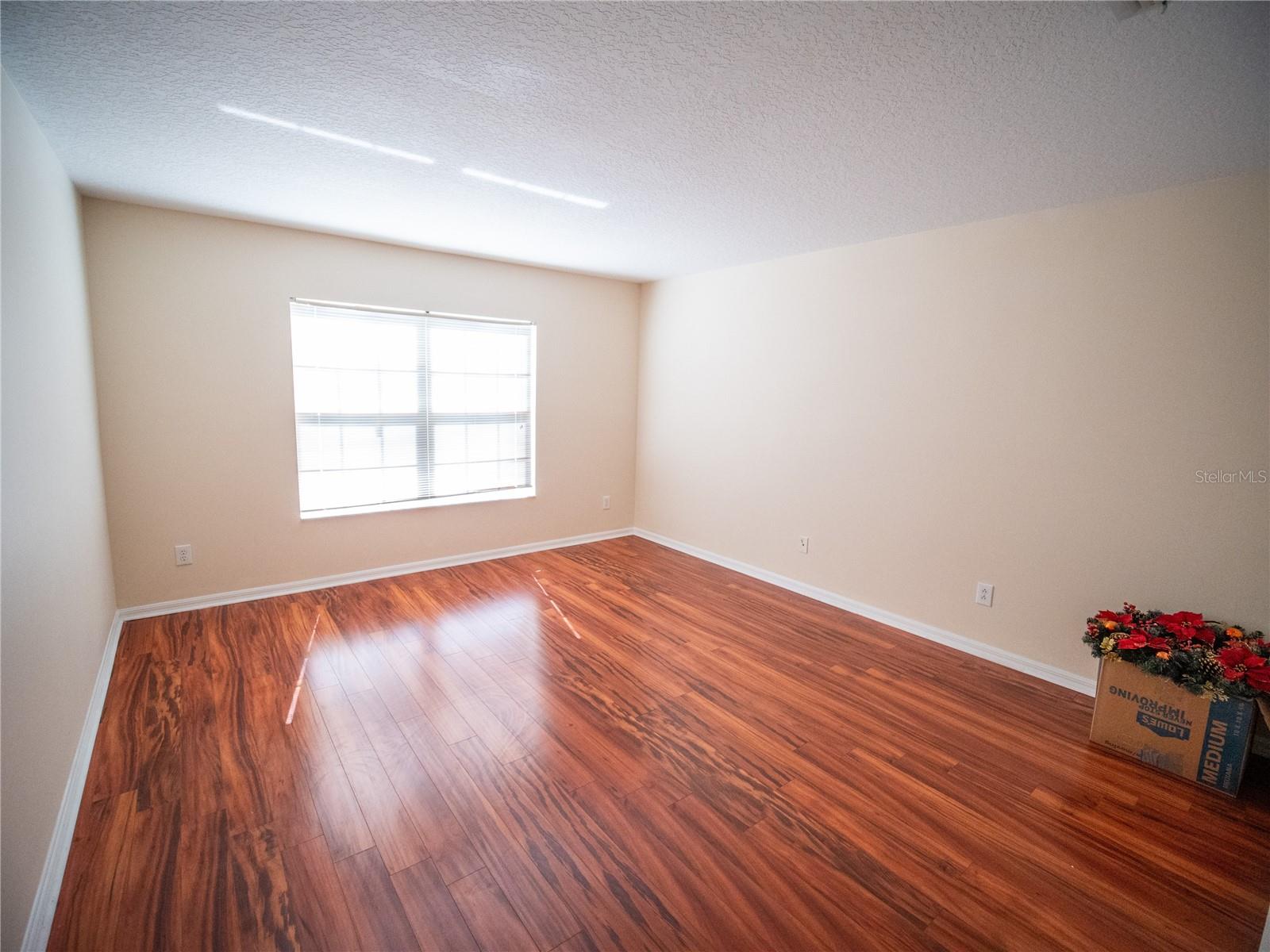 Listing photo id 19 for 9931 Heron Pointe Drive