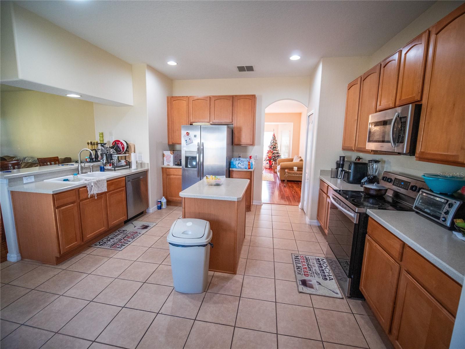 Listing photo id 5 for 9931 Heron Pointe Drive