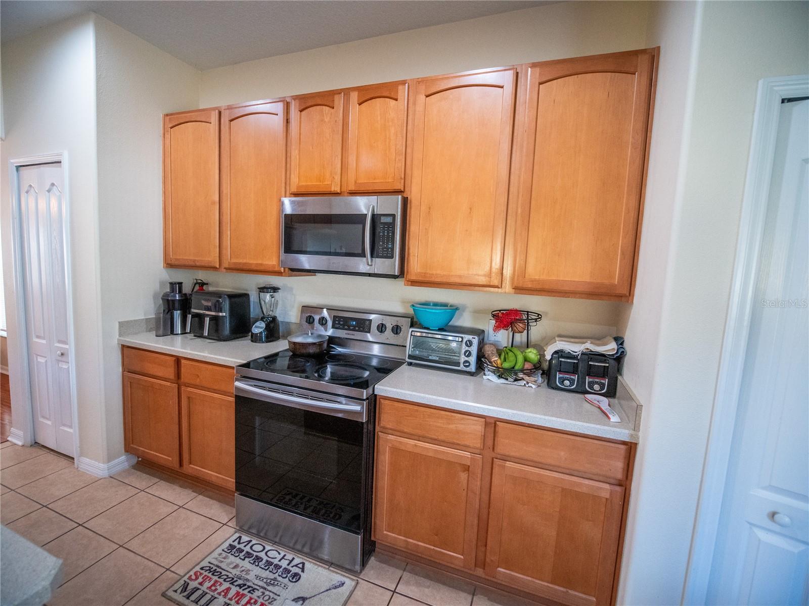 Listing photo id 7 for 9931 Heron Pointe Drive